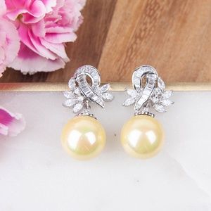 Sterling Silver & Freshwater Pearl Earrings